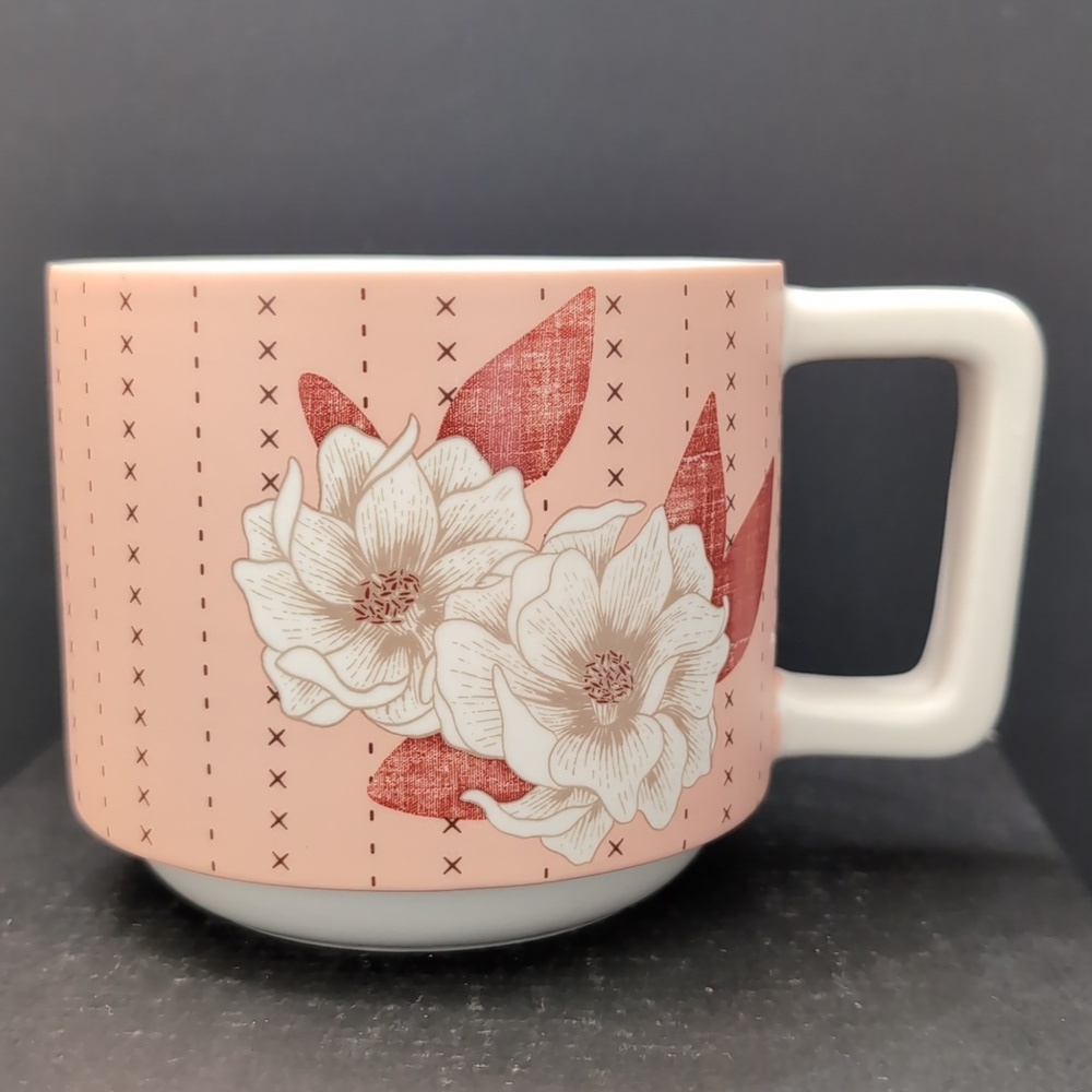 Starbucks 2019 12 fL oz,Large Peach/White Summer Floral Coffee Mug.
